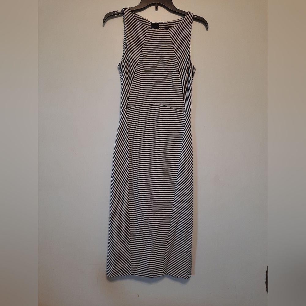Banana Republic Striped bodycon black and white dress size 2 midi mid length
